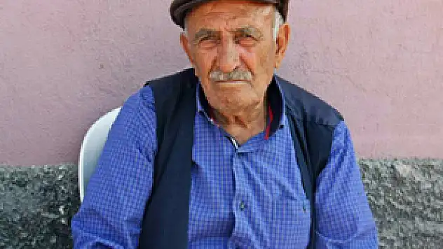 Traktörün altında kalan çiftçi öldü