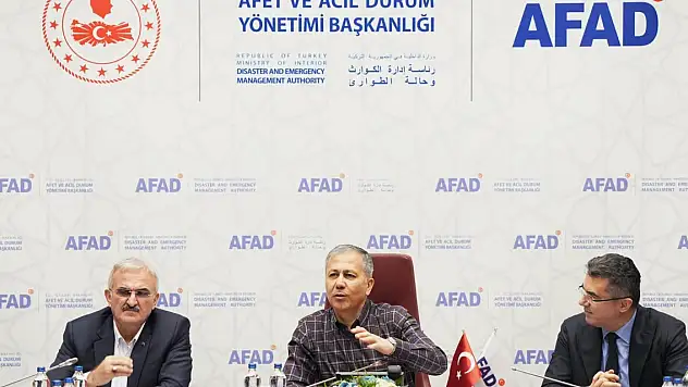 İçişleri Bakanı Ali Yerlikaya, AFAD'la değerlendirme toplantısı gerçekleştirdi