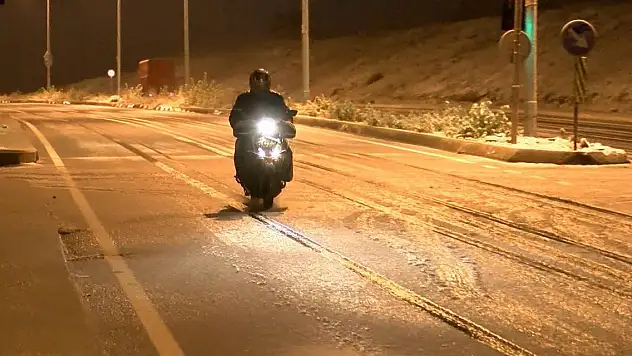 İstanbul'da bazı bölgelerde kar başladı