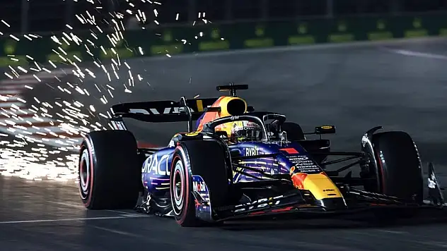 Vegas'da kazanan Verstappen!