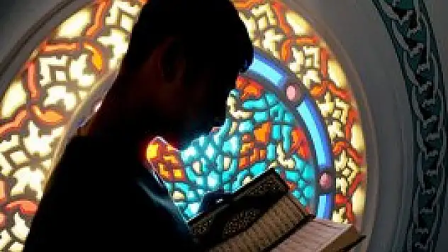 Kuran-ı Kerim'de Yunanca dayatması