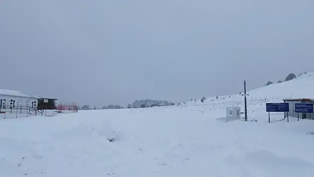 O kayak merkezinde kar kalınlığı 50 santime çıktı