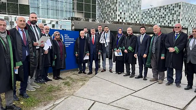 Türk hukukçular İsrail'in Gazze'deki suçlarını Uluslararası Ceza Mahkemesi'ne taşıdı