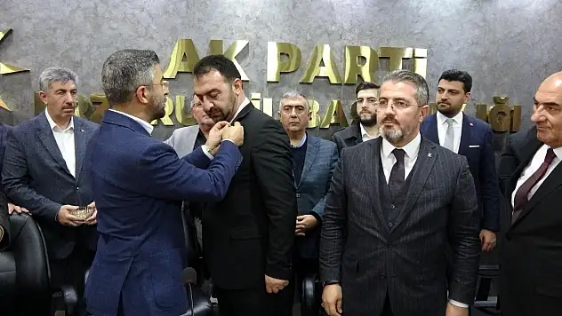 DEVA Partisi'nde şok! İstifa eden 800 kişi AK Parti'ye katıldı