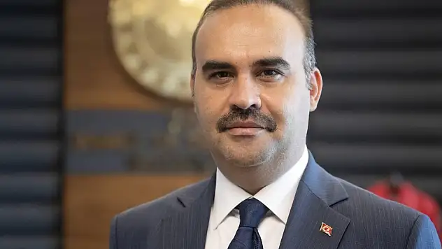 Bakan Kacır, BAE'li mevkidaşı Al Amiri ile bir araya geldi