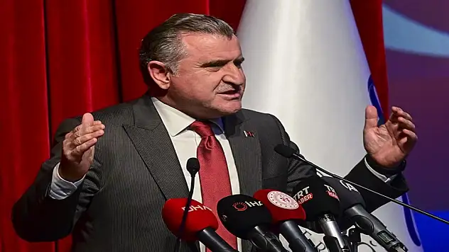 Bakan Bak'tan Konyaspor'a tebrik