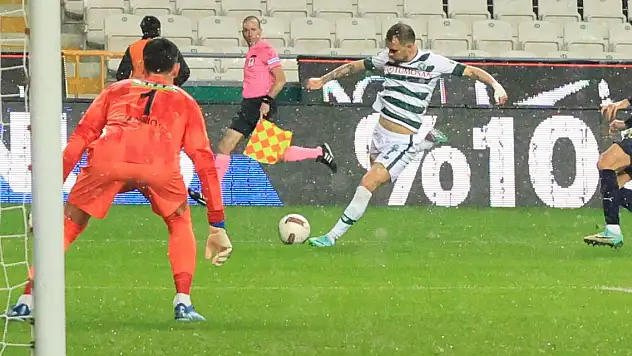 Konyaspor-Kasımpaşa, Taraftar sayısı düşündürdü!