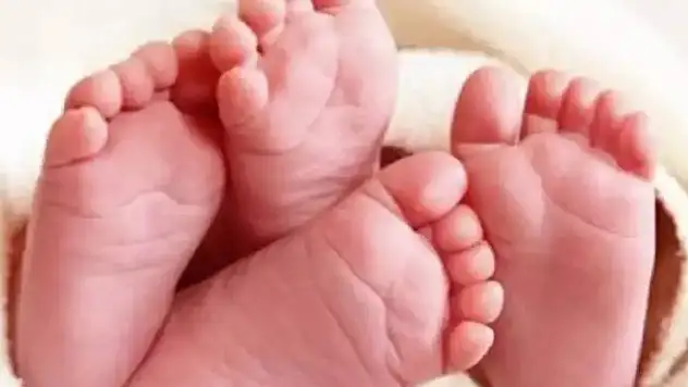 70 yaşındaki kadın ikiz doğurdu