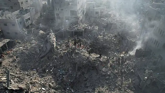 İsrail Bureyc Mülteci Kampı'na saldırdı