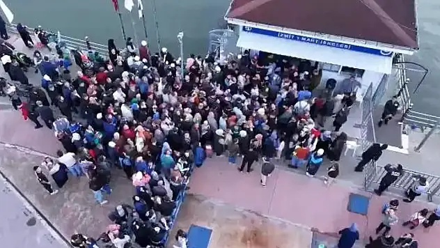 TCG Anadolu'ya ziyaretçi akını! İnsan seli yaşandı