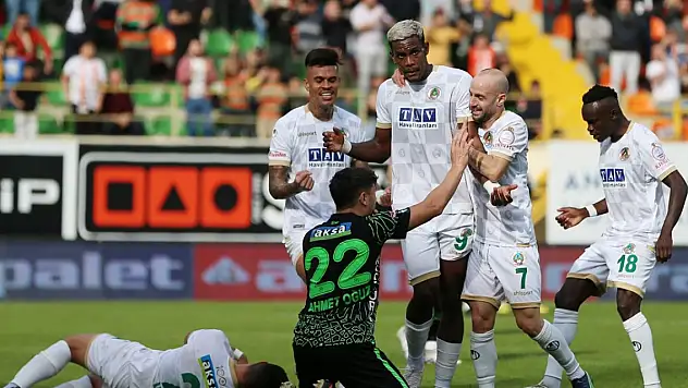 Alanyaspor-Konyaspor maçındaki seyirci sayısı düşündürdü!