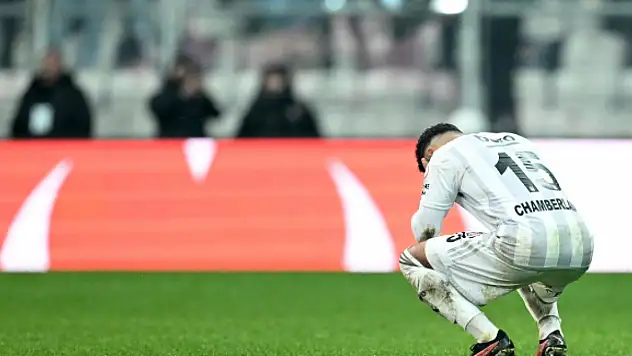 Beşiktaş şampiyonluk yarışından uzaklaşıyor
