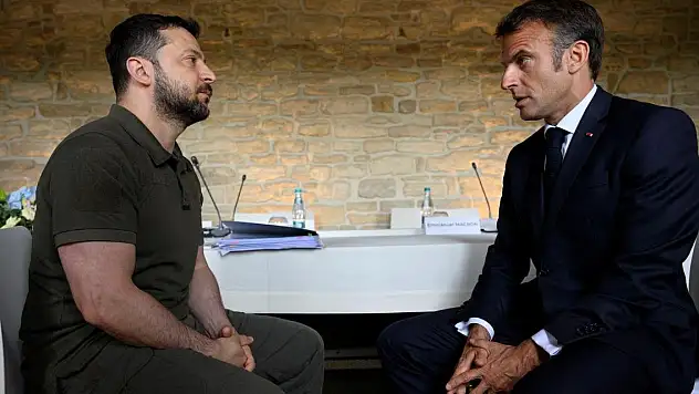 Zelenskiy Macron ile yeni savunma paketini görüştü