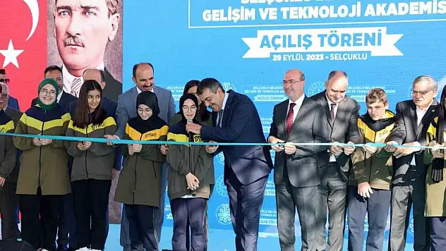 Selçuklu'nun eğitim yatırımları Türkiye'ye örnek oluyor
