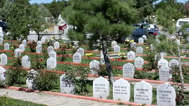 Mezarlık hizmetlerine yüzde 54 zam