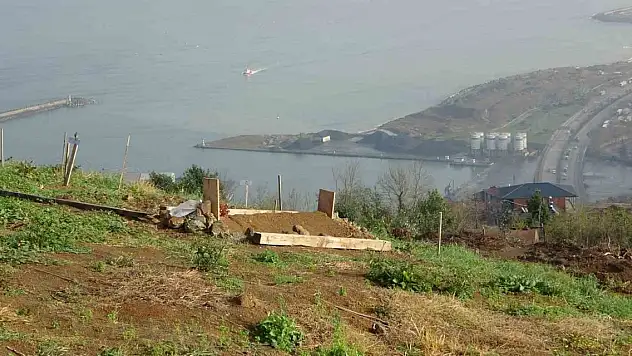 Deniz manzaralı mezarlığa definler başladı