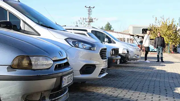 Araç fiyatları yüzde 30'lara kadar düştü, alan yok