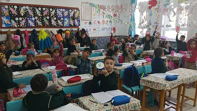 Konya Piri Reis İlkokulu Gazzeli çocukların yanında