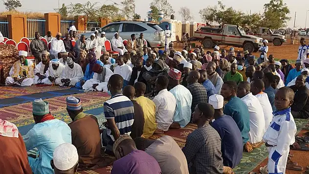 Fransız askerleri Afrika ülkesinden ayrıldı