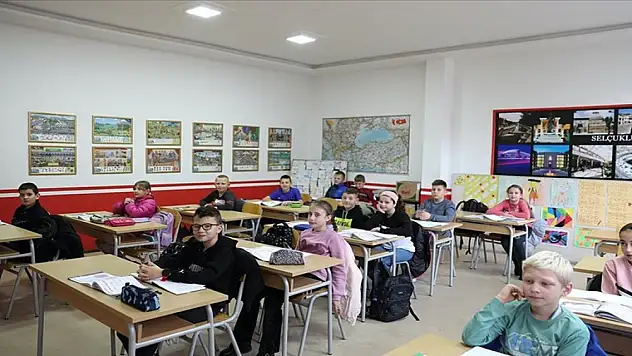 Bosna Hersek'teki okulda öğrenciler 'Türkçe' öğreniyor