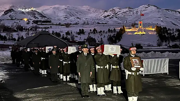 Pençe-Kilit şehitleri, Hakkari'deki törenin ardından memleketlerine uğurlandı
