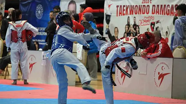 Konya'da Türkiye Kulüpler Tekvando Şampiyonası başladı