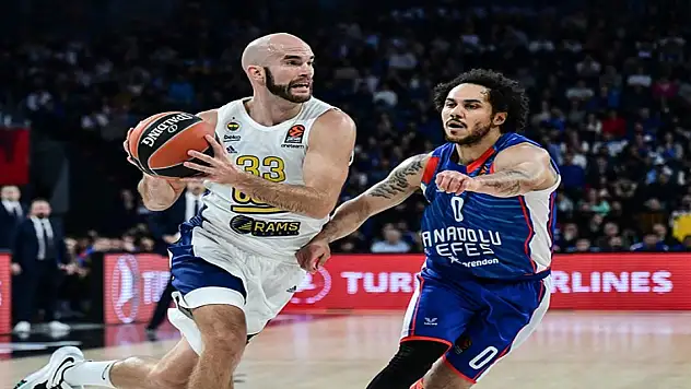 EuroLeague'de Türk derbisini kazanan Fenerbahçe Beko!