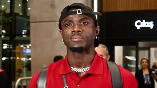 Eric Bailly yeni kulübüne imzayı attı!