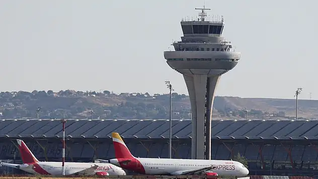 444 uçuş iptal edildi