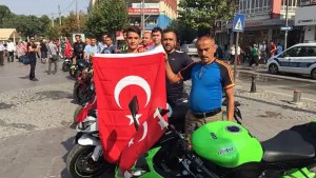 Şehitler için yürüdüler