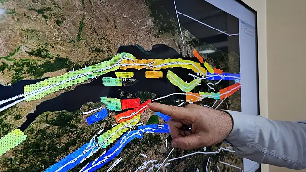 7 büyüklüğünde ve üzerinde deprem üretecek gerginlikte fayları tespit ettiler