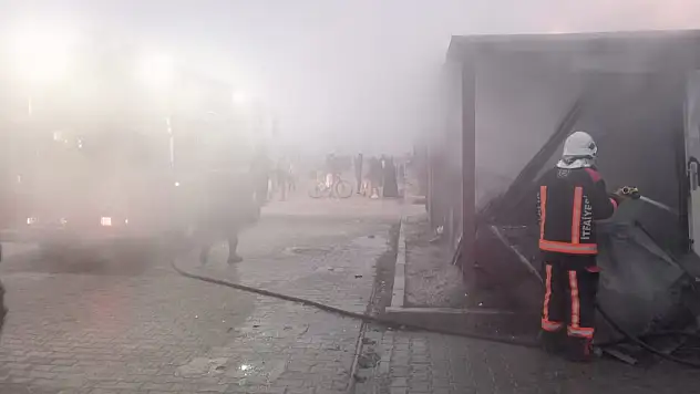 Malatya'da konteyner kentte yangın