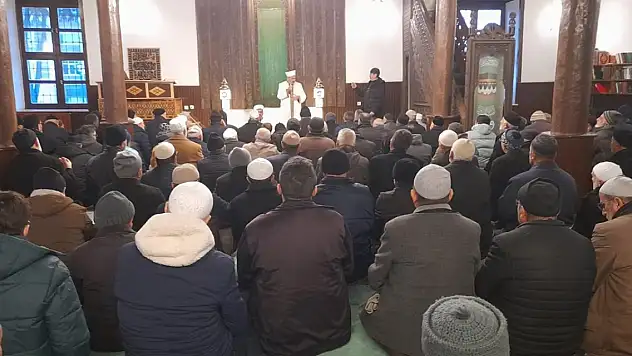 Seydişehir'de sabah namazında şehitler ve Gazze'de hayatını kaybedenler için dua edildi