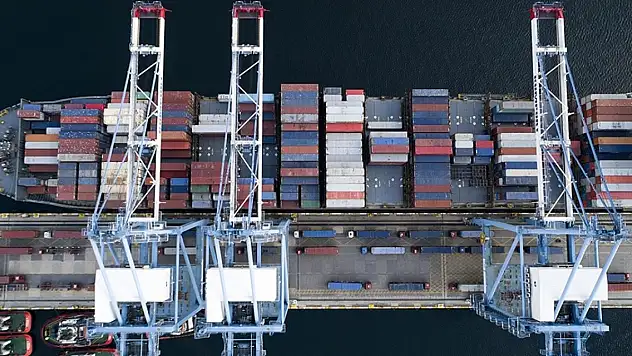 Türk lirasıyla dış ticarette artış sürüyor