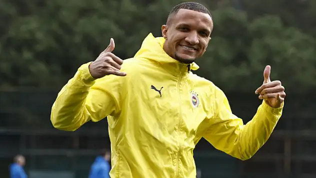 Fenerbahçe'nin yıldız stoperi takımla çalışmalara başladı!