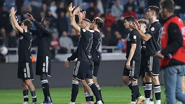 Beşiktaş'ın Kasımpaşa maçı kamp kadrosunda 8 isim yok