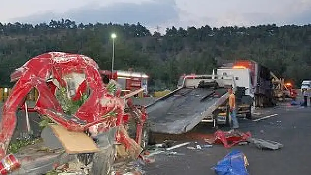Adana'da trafik kazası: 5 ölü 4 yaralı