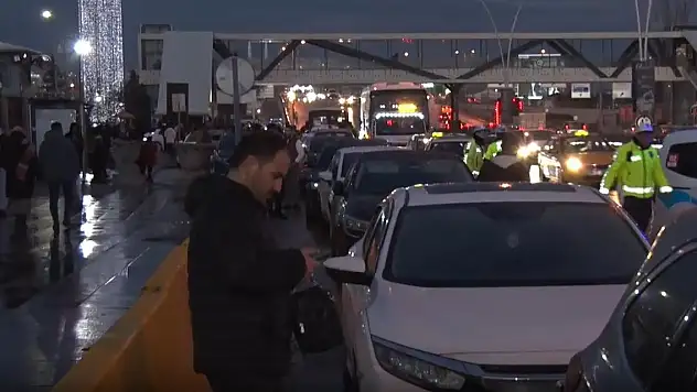 Son dakika! Ankara'da zincirleme kaza: 22 araç birbirine girdi