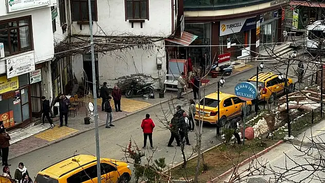 Son Dakika! Malatya'nın Pütürge ilçesinde 4.4 büyüklüğünde deprem