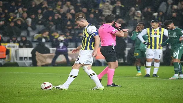Fenerbahçe-Konyaspor maçındaki kritik iki pozisyon!