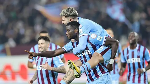 Trabzonspor evinde Samsunspor'u 2 golle geçti