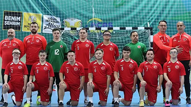 Down Sendromlu Futsal Milli Takımı Trisome Oyunları'na Konya'da hazırlanıyor