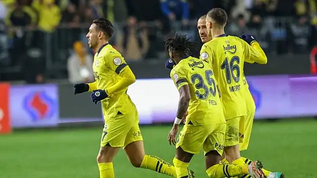 Fenerbahçe deplasmanda Kahveci ile güldü