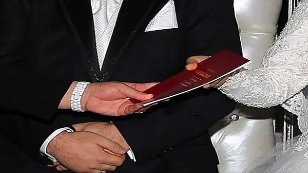 Yeni evlenecek gençlerin kredi başvurusu için hazırlıklar tamam!