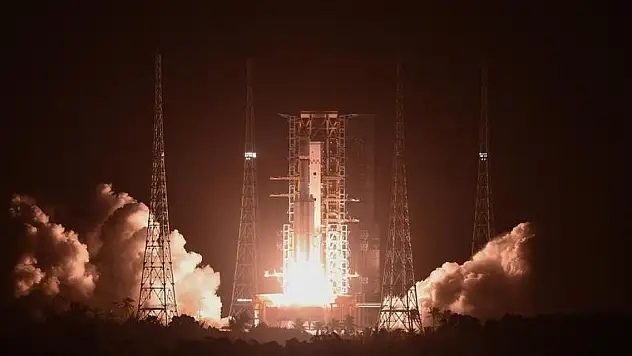 Çin, Tiencou-7 kargo mekiğini uzay istasyonuna yolladı