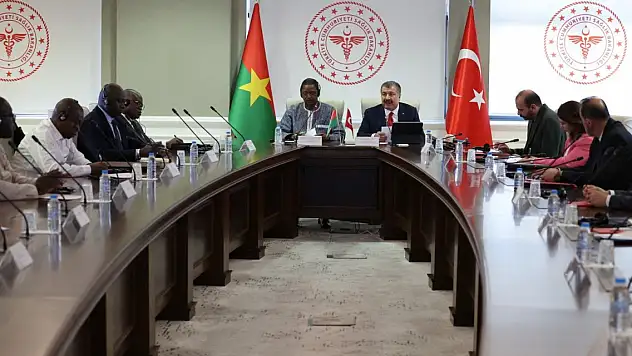 Bakan Koca, Burkina Faso heyetini kabul etti
