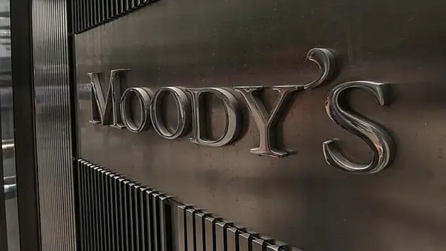 Moody's 17 Türk bankasının görünümünü pozitife çevirdi