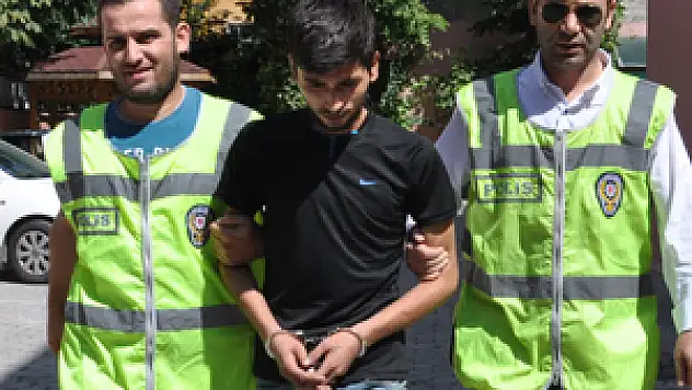 Maskeli ve silahlı gasp iddiası