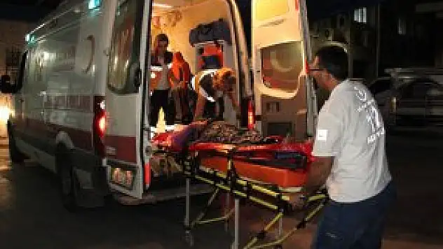 Kocasıyla tartışıp kendini bıçakladı