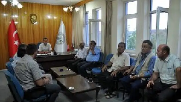 Başkan Tutal vatandaşlarla buluşup taleplerini dinliyor